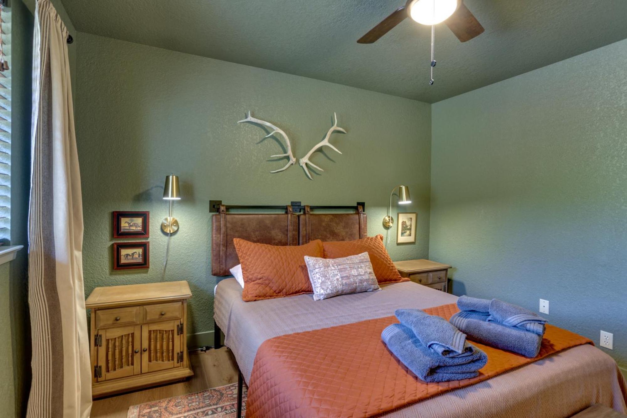 Pet-Friendly Escape With Game Room And Fire Pit! North Fork Eksteriør bilde