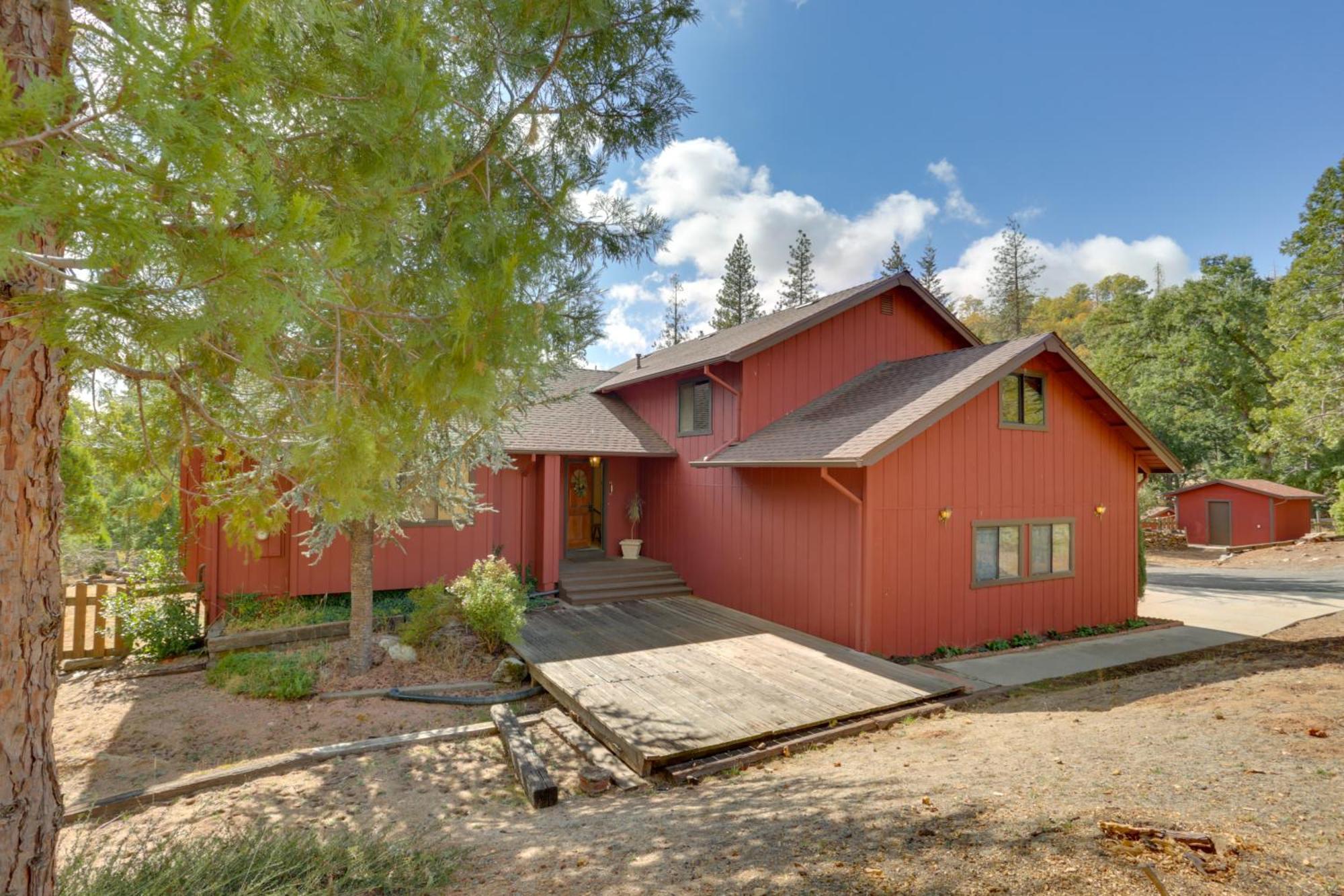 Pet-Friendly Escape With Game Room And Fire Pit! North Fork Eksteriør bilde